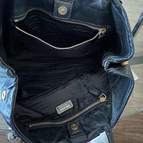 💜 guaranteed Authentic Prada Black Fiocco Bow Calf Leather
Handbag💜 - Picture 7 of 16